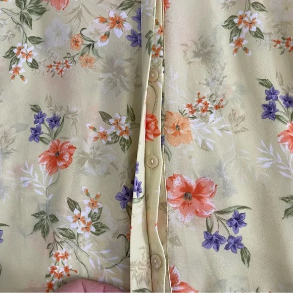 NYDJ Womens Floral Pintuck Blouse Size Large Yellow 3/4 Sleeve V Neck Pullover - Picture 5 of 9